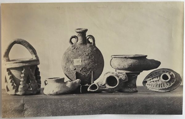 Product image Art assyrien. Vases, lampes.