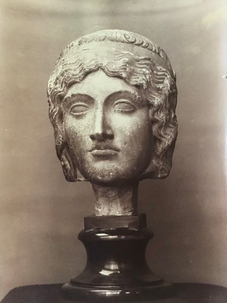 Productafbeelding Braun. Tête de femme attribuée au Sculpteur Calamès.