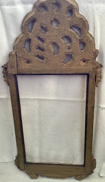 Productafbeelding Cadre avec une coquille en bois sculpté. Italie XVIIIe siècle.