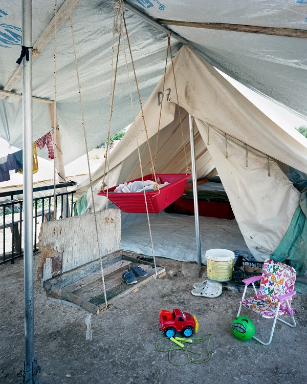 Product image Chez Hassan, Zolykha, Torgol et Zynab. Camp de Katsikas. Grèce. 2016.