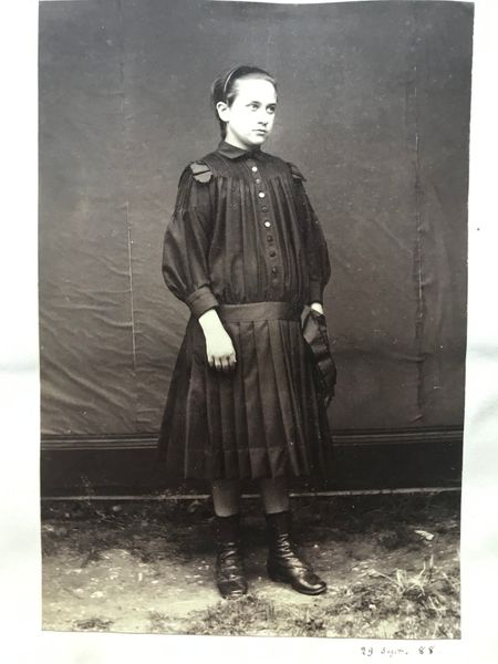 Product image Ensemble de 29 portraits. Vers 1888.
