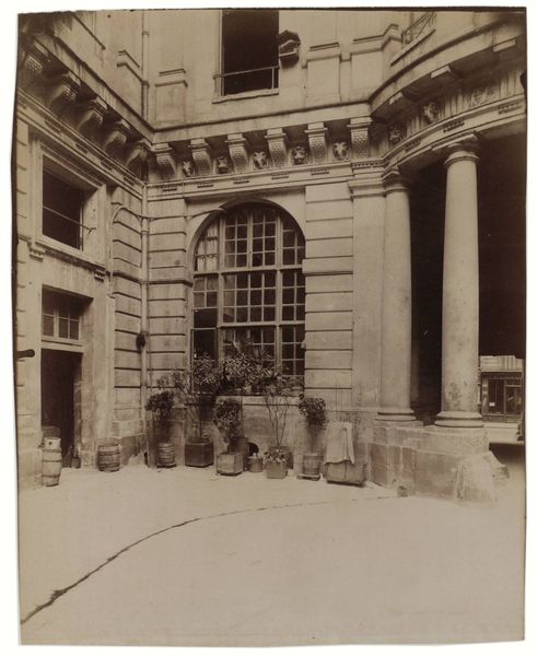 Product image Eugène Atget. Paris. Hôtel de Beauvais.