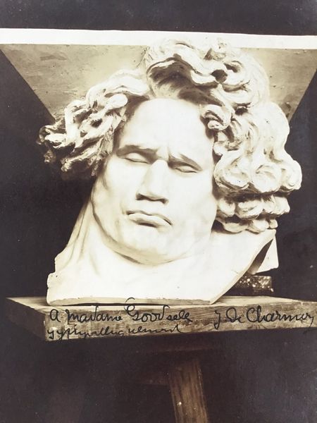 Product image José de Charmoy. Tête sculptée.