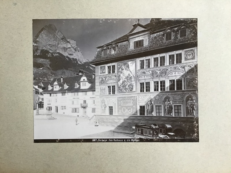 Productafbeelding Schwyz. Das Rathaus und die Mythen.