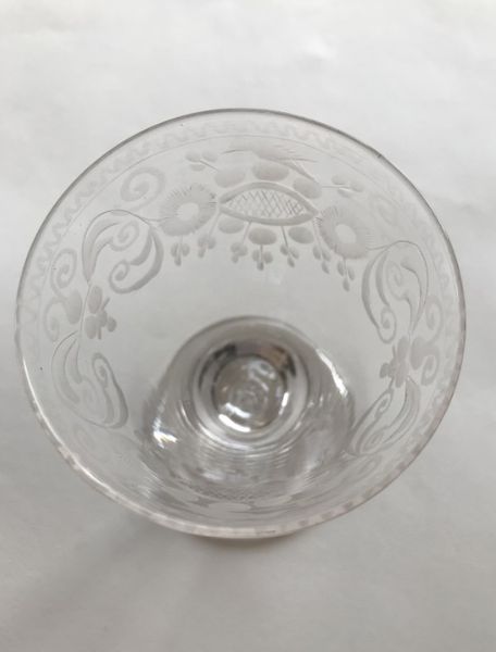 Product image Verre à jambe, coupe gravée. Milieu XVIIIe siècle.