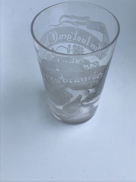Product image Verre gravé pour un club de buveurs de bière et fumeur de pipe. Fin XIXe siècle.